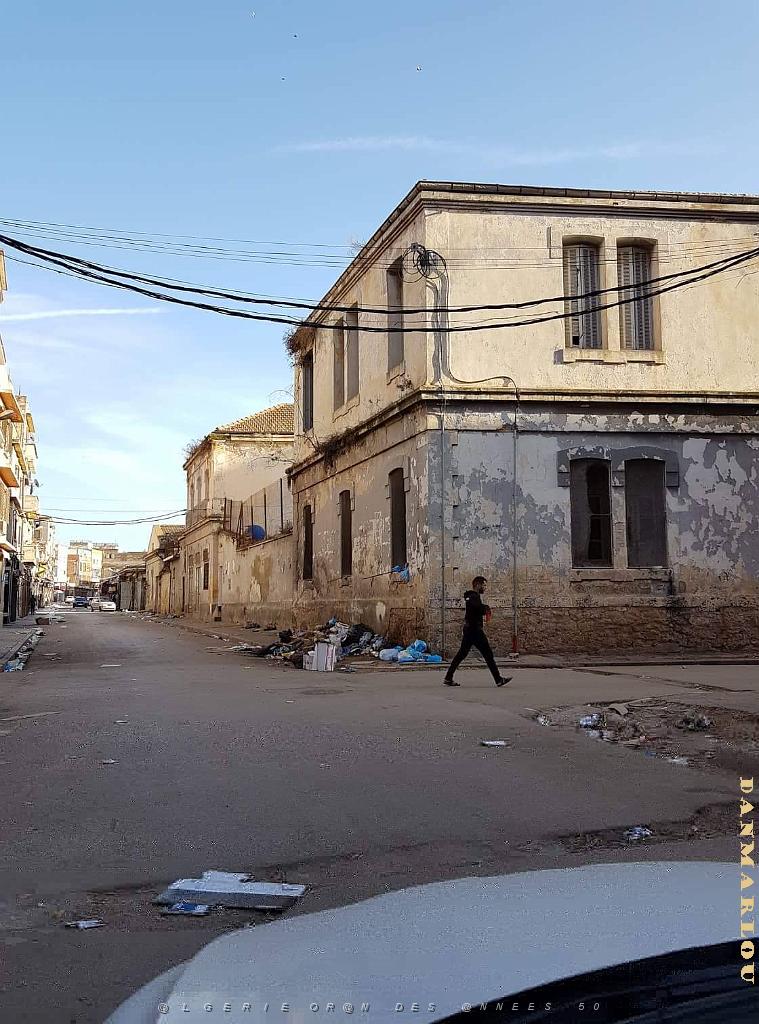ORAN ECOLE PASTEUR A droite Rue Stambouli Mohamed tout droit  Rue du Figuier ( Ecole filles Pasteur ET LA MATERNELLE.jpg